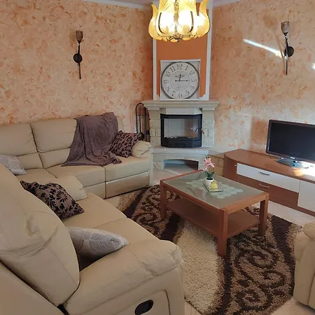 Bella Vista - Private With Sea & Castle View ヴィラ Črni Kal