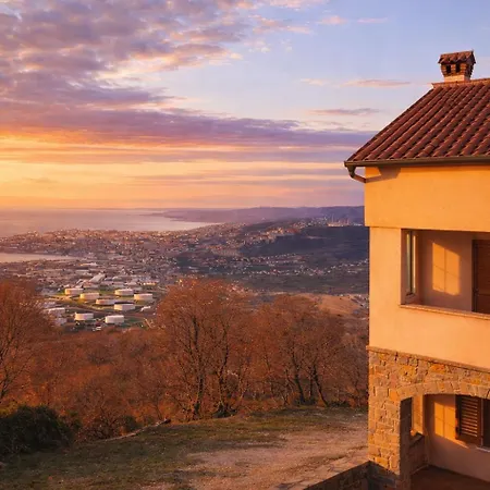 Bella Vista - For Up To 6 People With Sea & Castle View Črni Kal