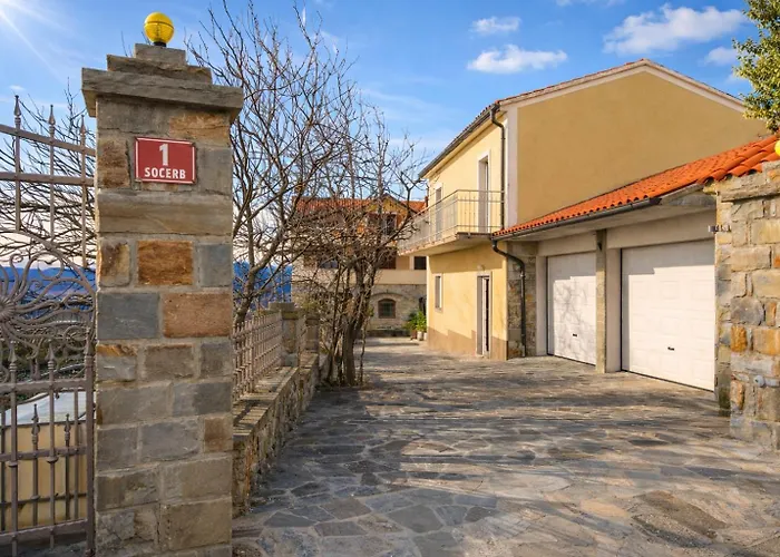 Bella Vista - Private With Sea & Castle View Črni Kal