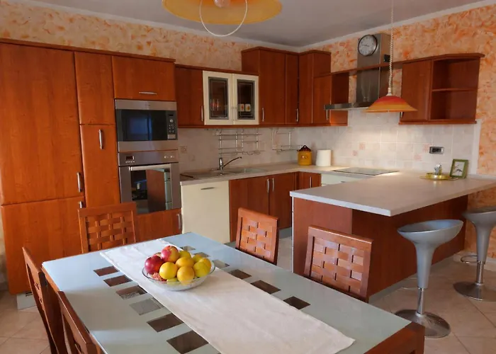 Bella Vista - Private With Sea & Castle View