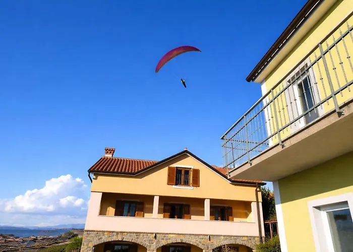 Bella Vista - Private With Sea & Castle View Villa Črni Kal